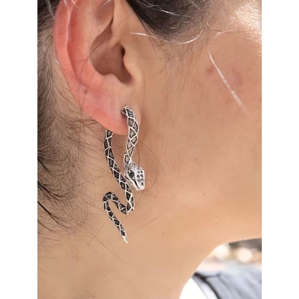 NWT Vintage Gothic Silver-Tone Snake Stud Earrings Bohemian Punk Serpent